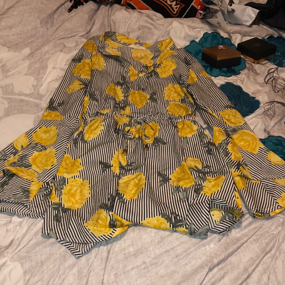 Flared sleeved dress